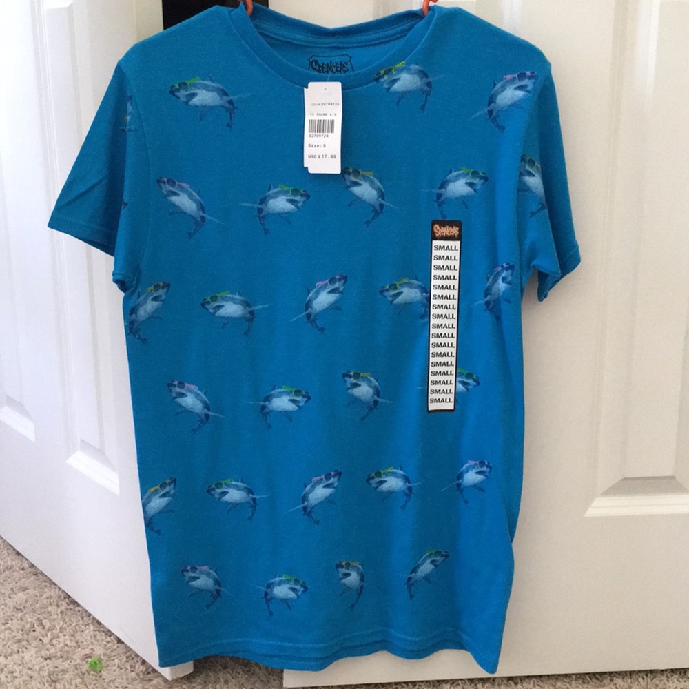 Spencer’s shark T shirt size small